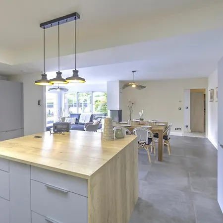 Madeleine - Piscine * Gujan-Mestras